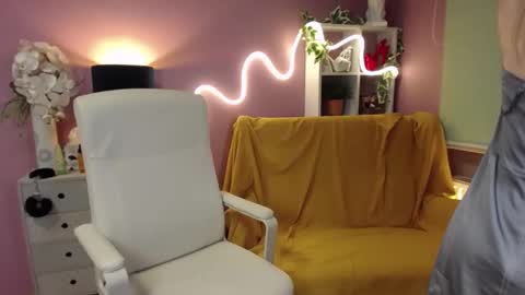 Snapshot of mia_luxx92 chatting on December 14, 2024, 8:02 am Mia online show from December 14, 2024, 8:02 am