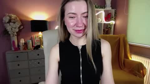 Snapshot of mia_luxx92 chatting on February 9, 2025, 11:14 am Mia online show from February 9, 2025, 11:14 am