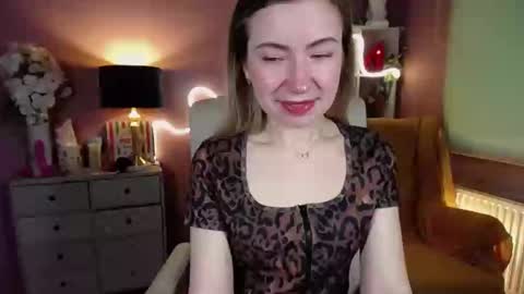 Snapshot of mia_luxx92 chatting on February 14, 2025, 7:28 am Mia online show from February 14, 2025, 7:28 am