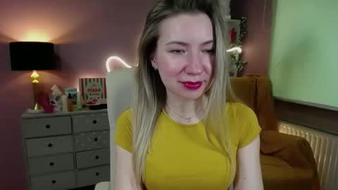 Snapshot of mia_luxx92 chatting on March 9, 2025, 11:25 am Mia online show from March 9, 2025, 11:25 am