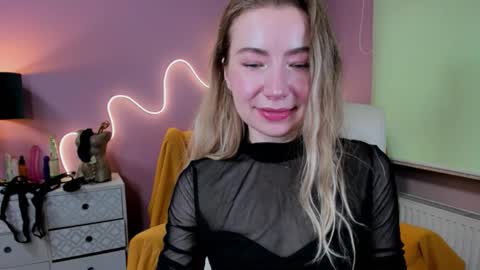 Snapshot of mia_luxx92 chatting on September 17, 2025, 6:48 am Mia online show from September 17, 2025, 6:48 am