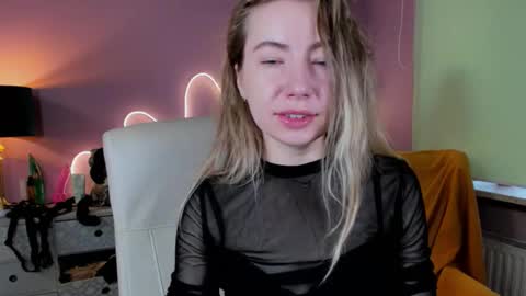 Snapshot of mia_luxx92 chatting on September 26, 2025, 6:50 am Mia online show from September 26, 2025, 6:50 am