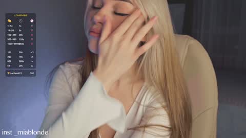 Snapshot of mia_milagros chatting on December 2, 2024, 2:09 am mia_milagros online show from December 2, 2024, 2:09 am