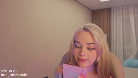 Snapshot of mia_milagros chatting on December 29, 2024, 4:27 am mia_milagros online show from December 29, 2024, 4:27 am