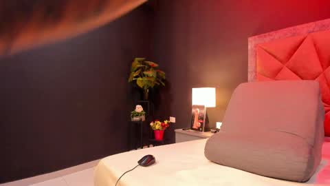 MIA  online show from November 29, 2025, 7:06 pm