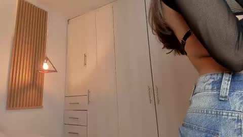 Mia Nevaeh - follow me online show from February 13, 2025, 9:38 pm