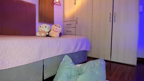 Mia Nevaeh - follow me online show from November 20, 2025, 8:41 pm