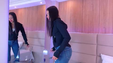 Snapshot of mia_oconner chatting on September 28, 2025, 1:05 pm mia_oconner online show from September 28, 2025, 1:05 pm