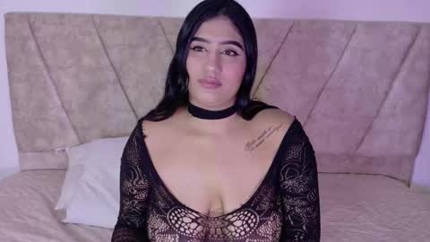 mia_parker25 online show from September 25, 2025, 12:09 pm