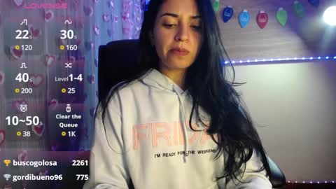 Snapshot of mia_petitebaby chatting on December 17, 2024, 12:34 am Ma online show from December 17, 2024, 12:34 am