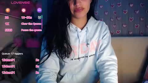 Snapshot of mia_petitebaby chatting on November 19, 2025, 4:51 pm Ma online show from November 19, 2025, 4:51 pm