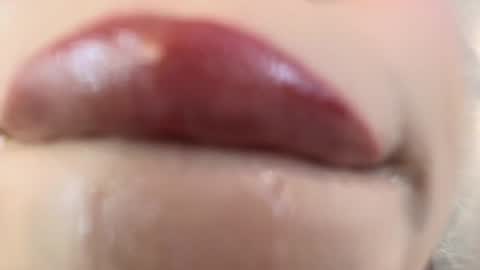 Snapshot of mia_roux13 chatting on January 1, 2025, 6:49 pm Mia Roux online show from January 1, 2025, 6:49 pm