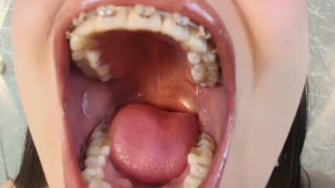 Snapshot of mia_roux13 chatting on January 1, 2025, 9:52 pm Mia Roux online show from January 1, 2025, 9:52 pm