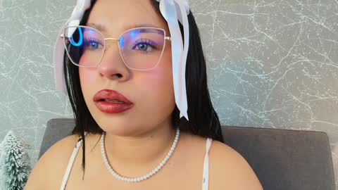 Snapshot of mia_roux13 chatting on January 2, 2025, 6:56 pm Mia Roux online show from January 2, 2025, 6:56 pm
