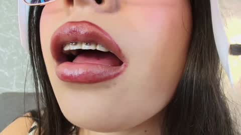 Snapshot of mia_roux13 chatting on January 2, 2025, 10:01 pm Mia Roux online show from January 2, 2025, 10:01 pm