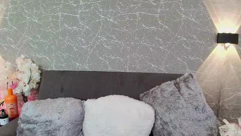 Snapshot of mia_roux13 chatting on January 16, 2025, 6:48 pm Mia Roux online show from January 16, 2025, 6:48 pm