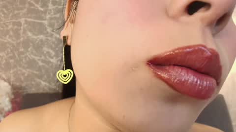 Snapshot of mia_roux13 chatting on January 21, 2025, 12:36 am Mia Roux online show from January 21, 2025, 12:36 am