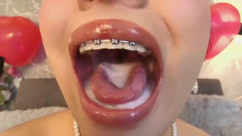 Snapshot of mia_roux13 chatting on February 16, 2025, 1:14 am Mia Roux online show from February 16, 2025, 1:14 am