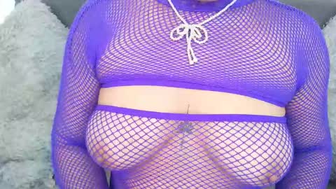 Snapshot of mia_roux13 chatting on October 10, 2025, 7:24 pm Mia Roux online show from October 10, 2025, 7:24 pm