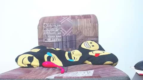 Snapshot of mia_saint20 chatting on March 6, 2025, 12:54 am Cintia Rodriguez online show from March 6, 2025, 12:54 am