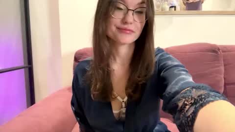 Snapshot of mia_shine_bright chatting on September 30, 2025, 4:50 am Mia online show from September 30, 2025, 4:50 am