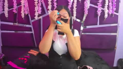 mia sweett69 online show from November 1, 2025, 7:38 pm