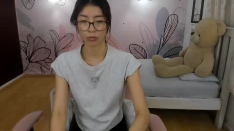 Snapshot of mia_vanucci chatting on February 2, 2025, 6:04 am Mia Vanucci online show from February 2, 2025, 6:04 am