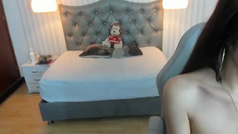 Snapshot of mia_vanucci chatting on March 5, 2025, 6:44 am Mia Vanucci online show from March 5, 2025, 6:44 am