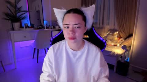 VixenMia online show from February 22, 2025, 3:45 am