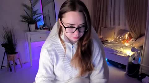 VixenMia online show from February 27, 2025, 3:36 am