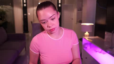 VixenMia online show from October 15, 2025, 2:55 am