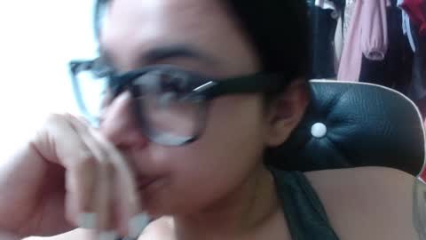 mia_w22 online show from November 18, 2025, 4:39 am