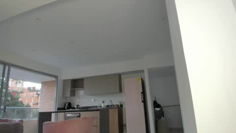 Snapshot of mia_yourmommy chatting on December 31, 2024, 10:34 pm online show from December 31, 2024, 10:34 pm