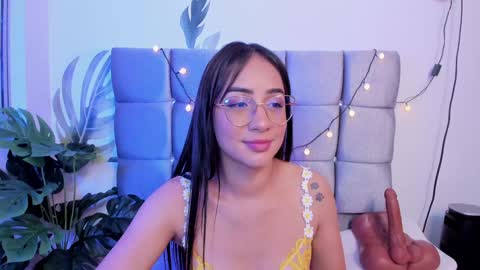 mia  nicolle online show from February 7, 2025, 5:10 am