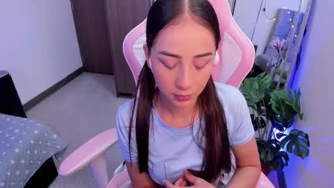 mia  nicolle online show from February 27, 2025, 5:34 am