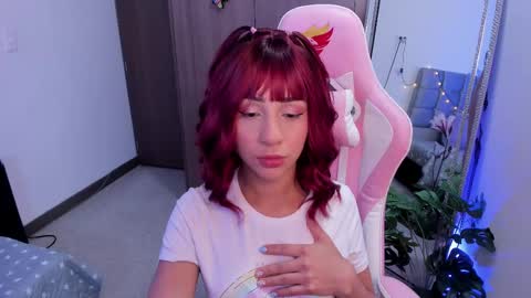 mia  nicolle online show from February 28, 2025, 4:21 am