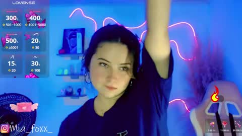 Mia online show from March 1, 2025, 5:09 am