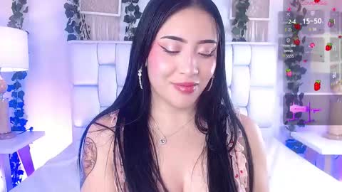 Mia online show from October 5, 2025, 11:52 am