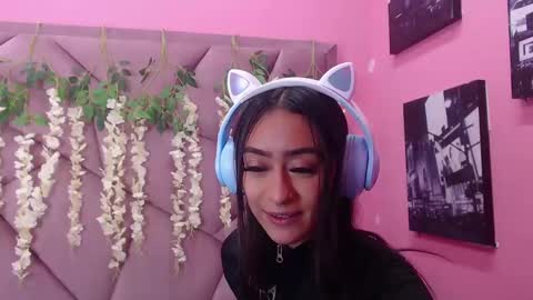 Snapshot of miaa_thopmson chatting on February 19, 2025, 3:28 am Miaa online show from February 19, 2025, 3:28 am