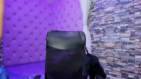 Snapshot of miaa_thopmson chatting on October 21, 2025, 4:08 pm Miaa online show from October 21, 2025, 4:08 pm