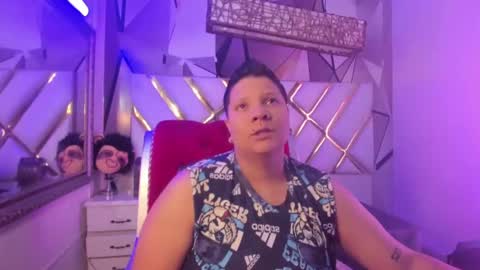 Snapshot of miacapucci1 chatting on February 23, 2025, 10:53 pm online show from February 23, 2025, 10:53 pm