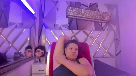 Snapshot of miacapucci1 chatting on February 24, 2025, 1:57 am online show from February 24, 2025, 1:57 am