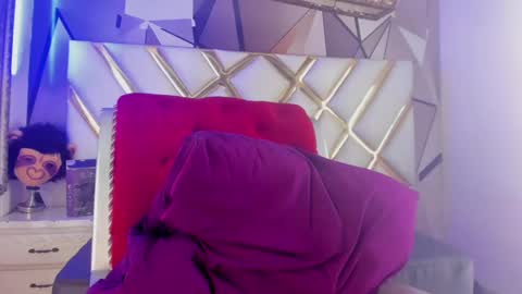 Snapshot of miacapucci1 chatting on February 28, 2025, 3:37 pm online show from February 28, 2025, 3:37 pm