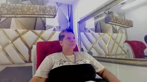 Snapshot of miacapucci1 chatting on March 6, 2025, 8:59 pm online show from March 6, 2025, 8:59 pm