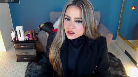 Snapshot of miacarperrlux chatting on March 9, 2025, 1:04 am MiaCarper online show from March 9, 2025, 1:04 am