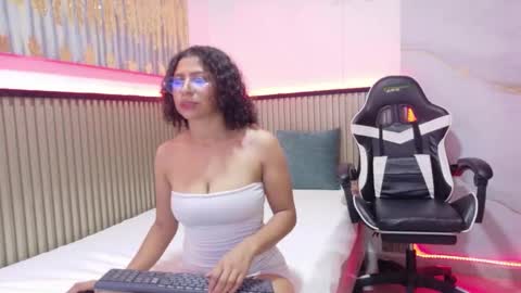 Snapshot of miacarterr_ chatting on November 29, 2025, 12:30 pm Mia online show from November 29, 2025, 12:30 pm