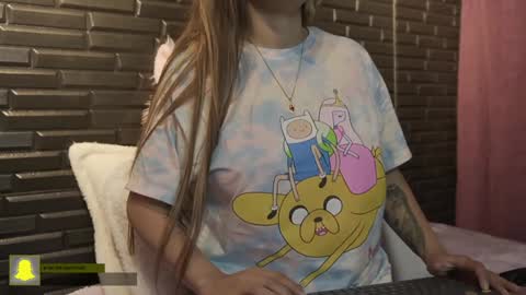 Mia online show from January 3, 2025, 6:33 am