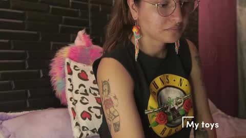 Mia online show from March 2, 2025, 1:58 am