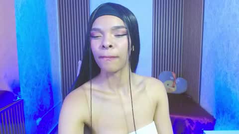 Mia online show from November 8, 2025, 6:46 am