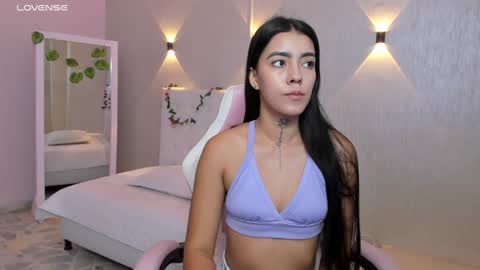 Snapshot of miagomez1 chatting on January 21, 2025, 1:11 pm Mia Gomez online show from January 21, 2025, 1:11 pm